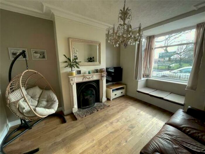 5 Bedroom House To Rent In Moss Road, Askern, DN6