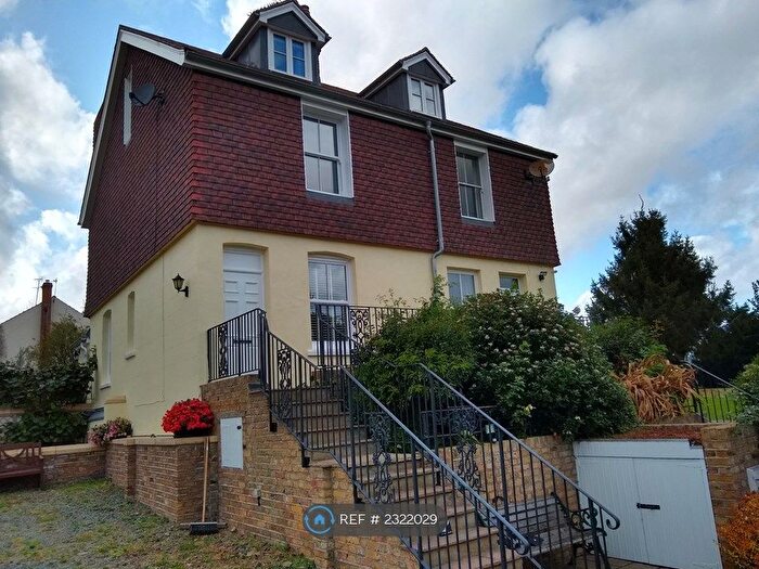 3 Bedroom Semi-Detached House To Rent In Rift Valley Farm, Newington, ME9