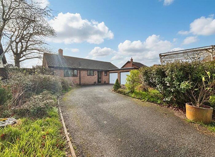 3 Bedroom Detached Bungalow For Sale In Down Lodge Close, Alderholt, SP6