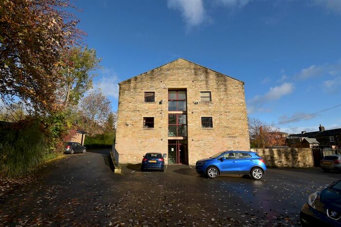 1 Bedroom Flat To Rent In New Hey Road, Marsh, Huddersfield, HD3