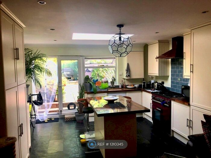 2 Bedroom Terraced House To Rent In Yeatman Road, London N6