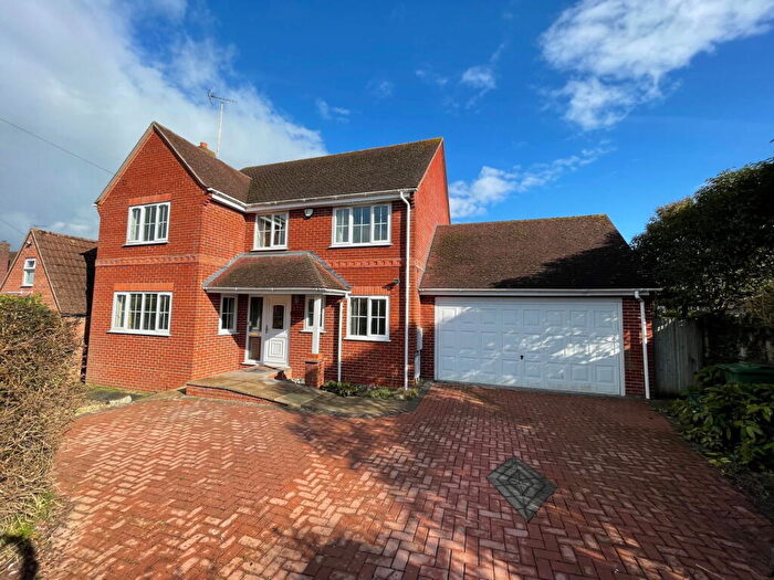 4 Bedroom Detached House To Rent In Wendan Road, Newbury, RG14