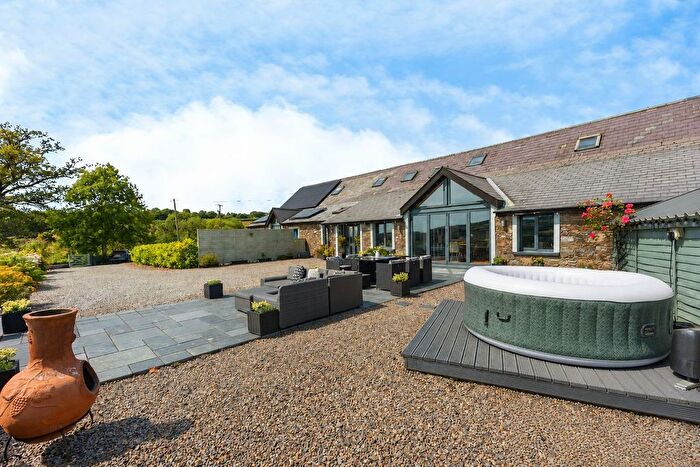4 Bedroom Semi-Detached House For Sale In Trap, Llandeilo, SA19