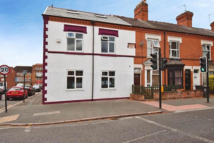 9 Bedroom End Of Terrace House For Sale In Brentwood Road, Leicester, LE2