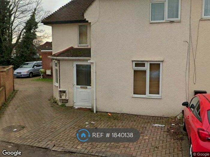 5 Bedroom Semi-Detached House To Rent In Fourth Avenue, Hayes, UB3