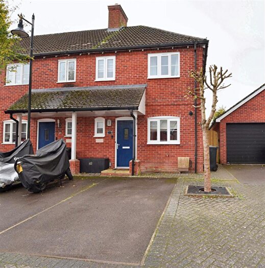 2 Bedroom End Of Terrace House For Sale In Greenstone Road, Shaftesbury, SP7