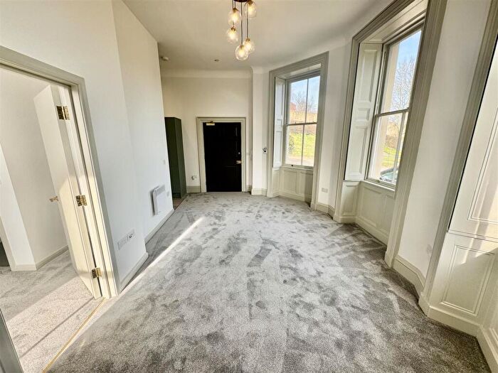 1 Bedroom Flat For Sale In Plas Kynaston Cefn Mawr, Wrexham, LL14