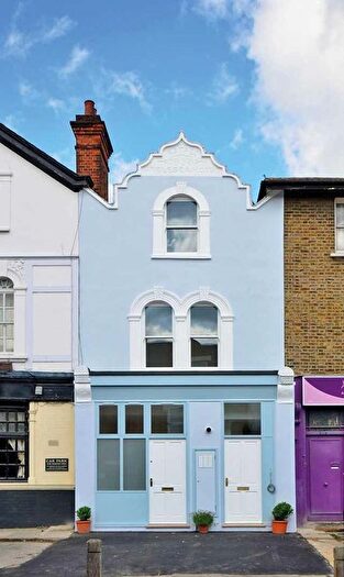 3 Bedroom Flat For Sale In Merton Road, Wandsworth, SW18