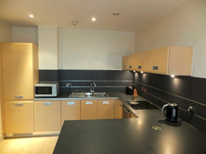 2 Bedroom Flat To Rent In Great Northern Tower, Watson Street, Manchester, M3