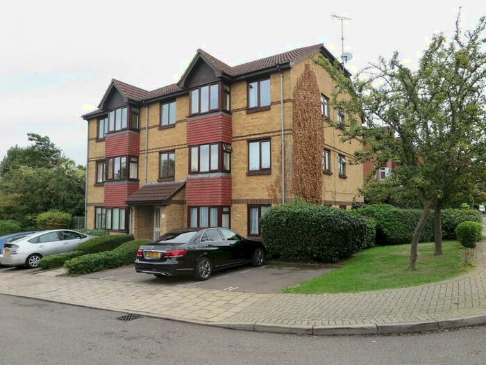 2 Bedroom Apartment To Rent In Sterling Gardens, New Cross, London, SE14