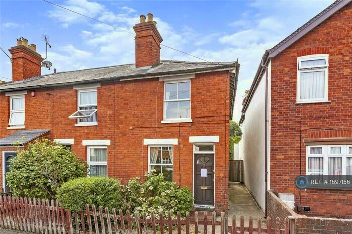 2 Bedroom End Of Terrace House To Rent In Penyston Road, Maidenhead, SL6