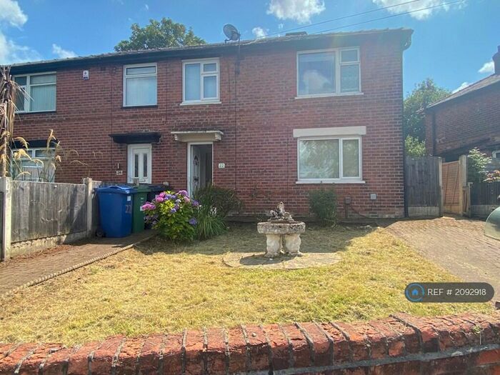3 Bedroom Semi-Detached House To Rent In Ringwood Avenue, Radcliffe, Manchester, M26