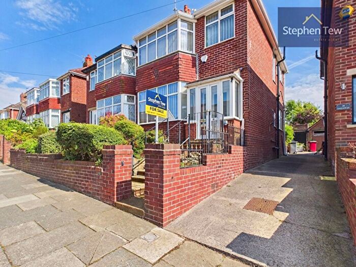 3 Bedroom Semi Detached House For Sale In Ingleway Avenue, Blackpool, FY3