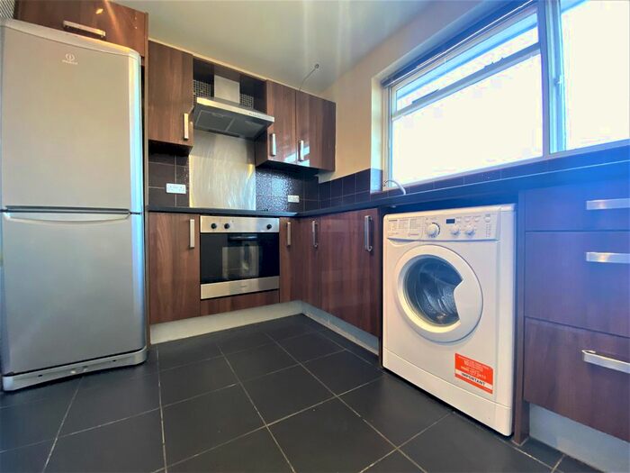 2 Bedroom Flat To Rent In Hotoft Road, Leicester, LE5