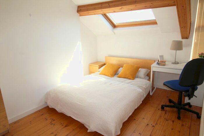 2 Bedroom Flat To Rent In Flat, Clarendon Road, LS2