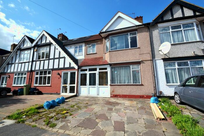 3 Bedroom Terraced House To Rent In Bedroom Terraced House, Denham Drive, Ilford, Greater London, IG2