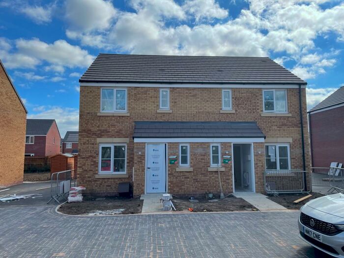 3 Bedroom House To Rent In Anglers Avenue, Whittlesy, Peterborough, PE7