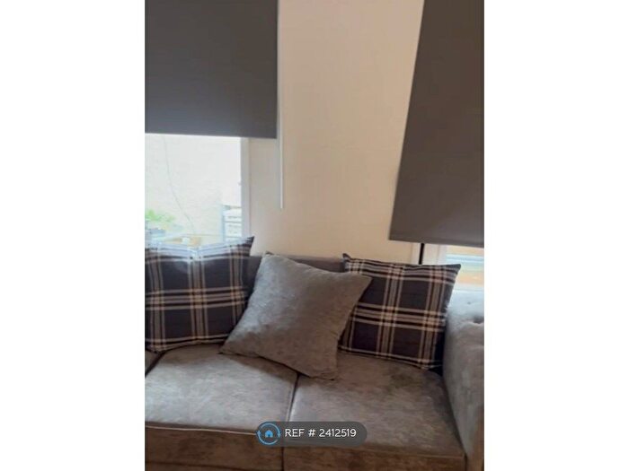 Studio To Rent In Burdiehouse Rd, Edinburgh, EH17