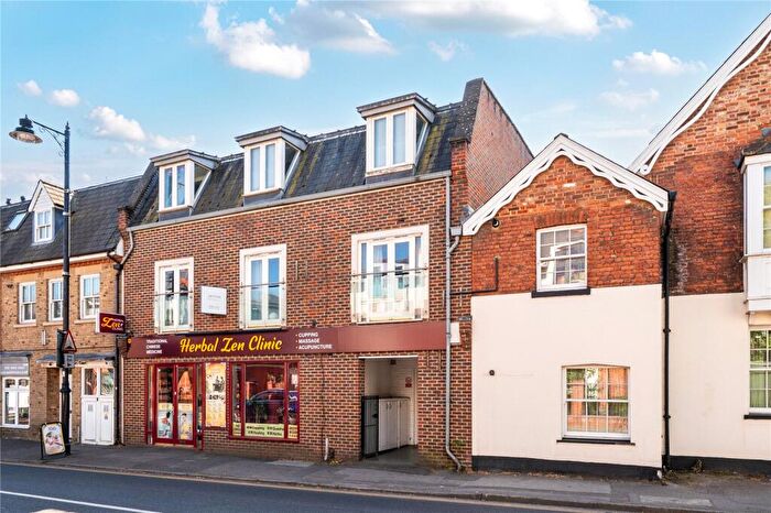 1 Bedroom Flat For Sale In Walton Road, East Molesey, KT8