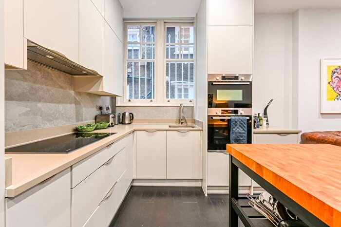 3 Bedroom Flat To Rent In Montagu Mansions, Marylebone, London, W1U