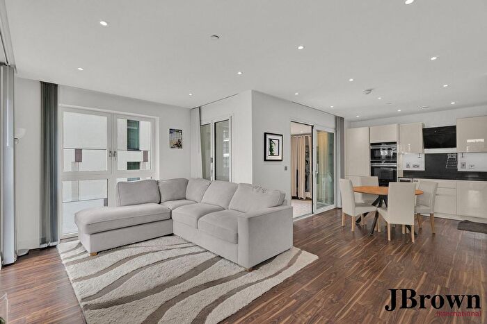 2 Bedroom Flat To Rent In Wiverton Tower, New Drum Street, London, E1