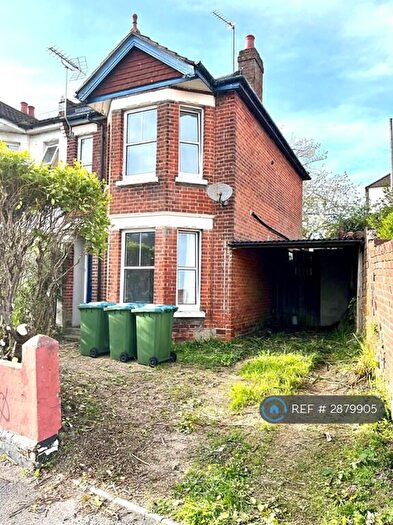 4 Bedroom Semi Detached House To Rent In Wilton Avenue, Southampton, SO15
