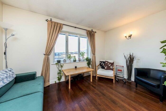 1 Bedroom Flat To Rent In St. Benedicts Close, London, SW17