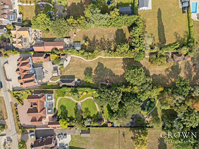6 Bedroom Detached House For Sale In Ramsden Park Road, Ramsden Bellhouse, Billericay, CM11