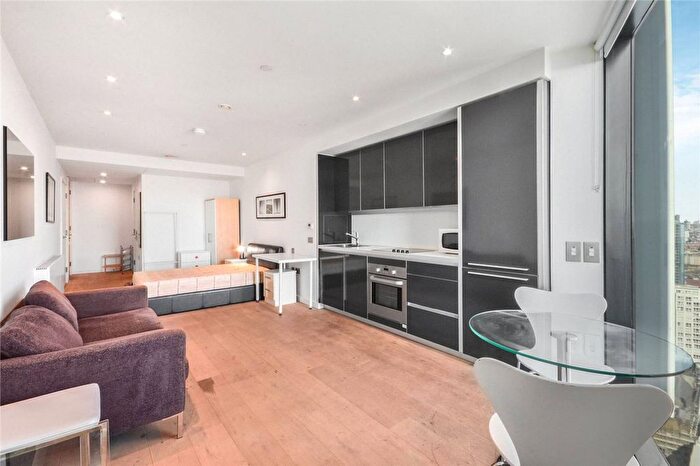 Studio To Rent In Walworth Road, Elephant And Castle, London, SE1