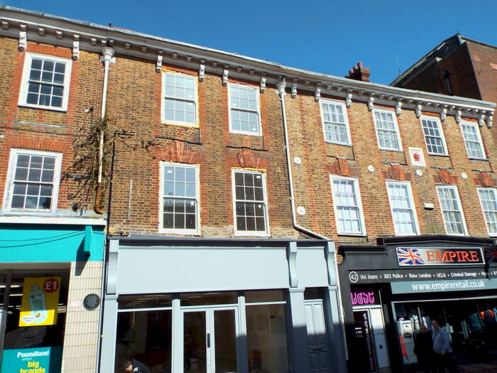 1 Bedroom Flat To Rent In High Street, Sittingbourne, ME10