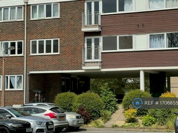 2 Bedroom Flat To Rent In Sir Francis Way, Brentwood, CM14