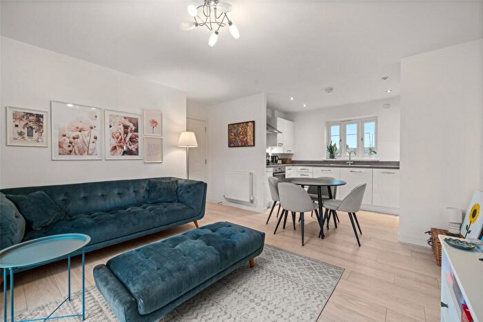 2 Bedroom Apartment To Rent In William Heelas Way, Wokingham, Berkshire, RG40