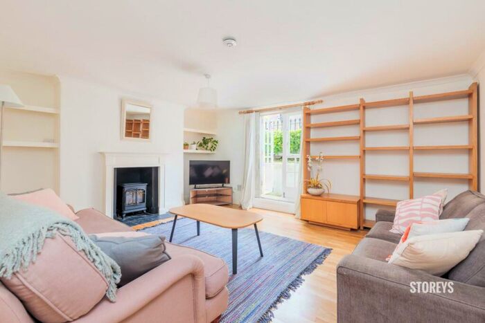 2 Bedroom Apartment To Rent In Queensbridge Road, Shoreditch, London, E2