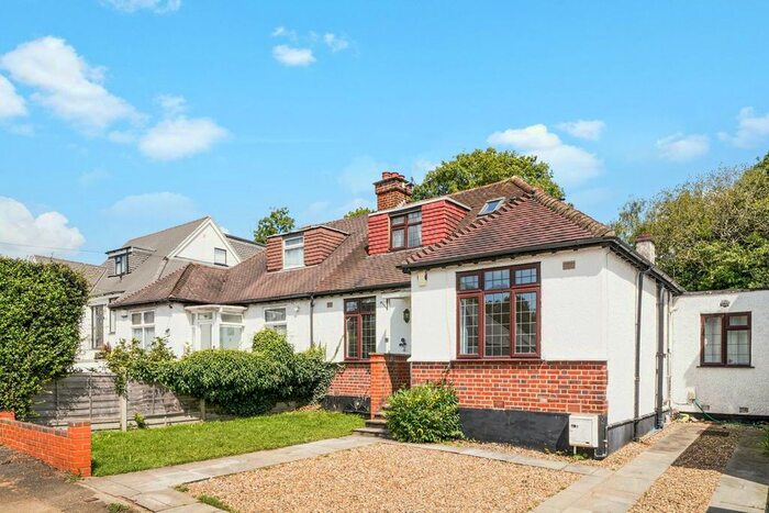 4 Bedroom Semi-Detached Bungalow To Rent In Hillside Road, Northwood, HA6