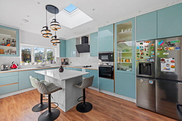 4 Bedroom Semi-Detached House To Rent In Leysdown Road, Mottingham, SE9