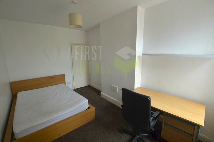 3 Bedroom Terraced House To Rent In Bulwer Road, Leicester, LE2