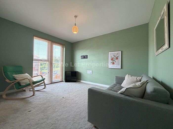 3 Bedroom House To Rent In Mawson Road, Manchester, M13