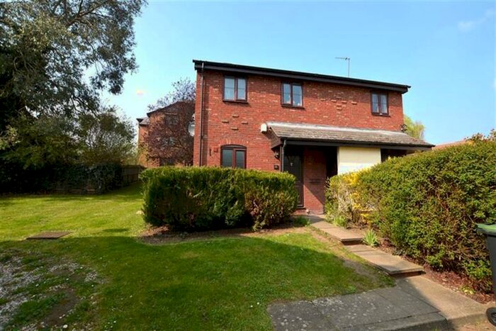 2 Bedroom Apartment To Rent In Cascade Road, Buckhurst Hill, IG9