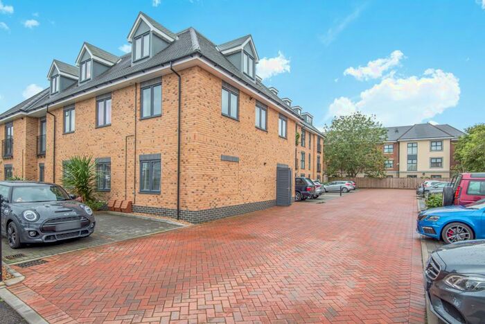 1 Bedroom Flat To Rent In Verona Court, St Albans, AL1