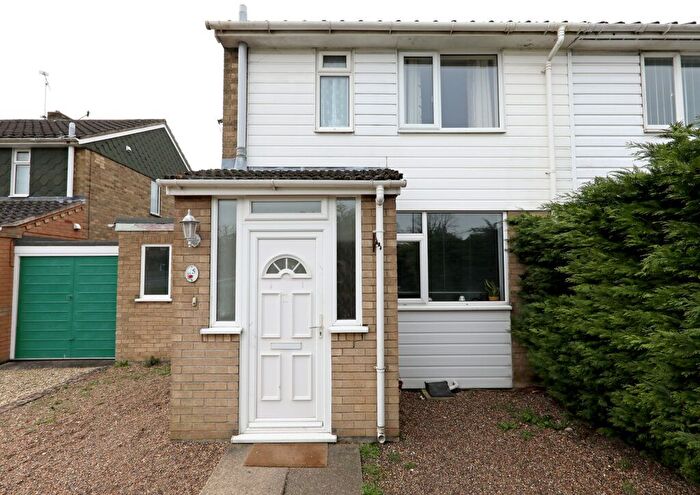 4 Bedroom Semi Detached House For Sale In Lodore Avenue, Hellesdon, Norwich, NR6