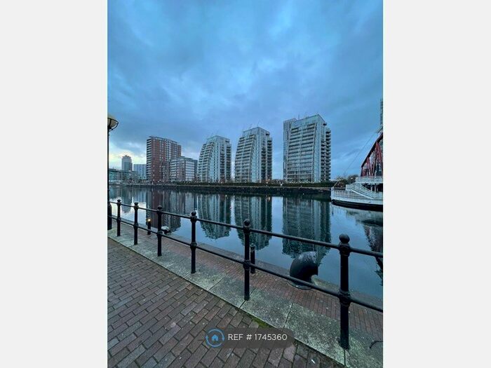 2 Bedroom Flat To Rent In N V Building, Salford, M50