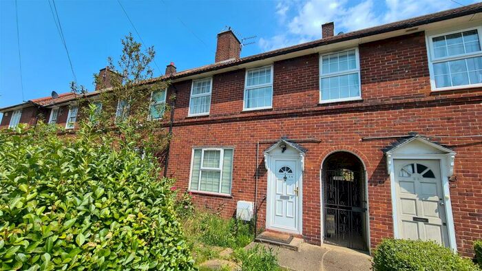 2 Bedroom Terraced House To Rent In The Roundway, Tottenham, N17