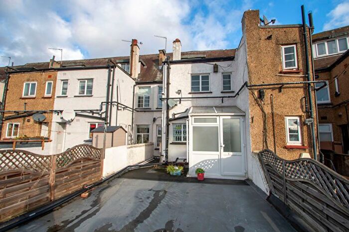 3 Bedroom Maisonette For Sale In Bellegrove Road, Welling, DA16
