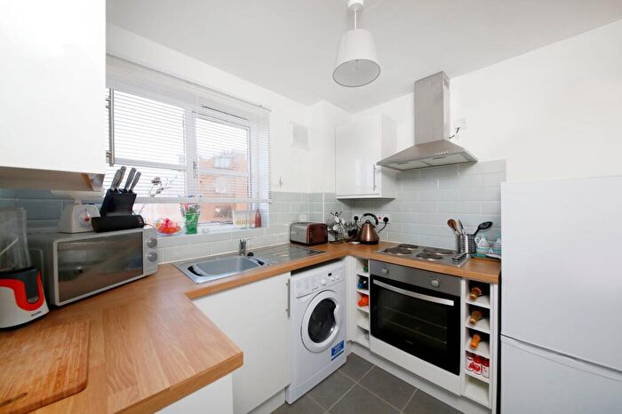 1 Bedroom Flat To Rent In John Williams Close, Thompson House John Williams Close, SE14