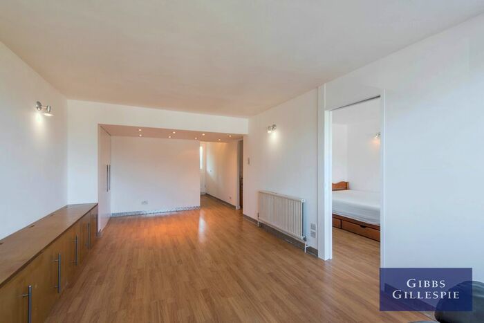 1 Bedroom Flat To Rent In Augustus Close, Brentford, TW8