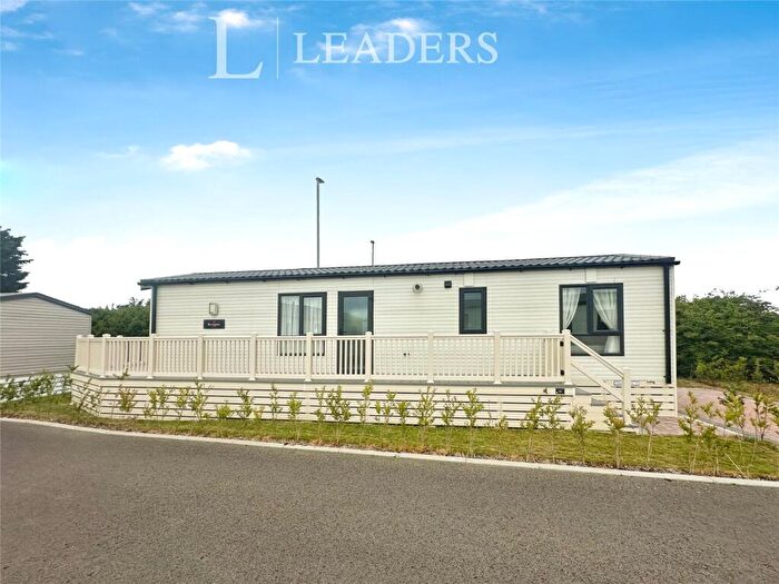 2 Bedroom Mobile Home For Sale In Harbourside Eastern Road, Portsmouth, Hampshire, PO3