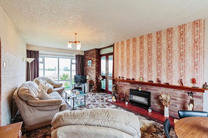 2 Bedroom Bungalow For Sale In Shepherd Road, Lytham St. Annes, Lancashire, FY8