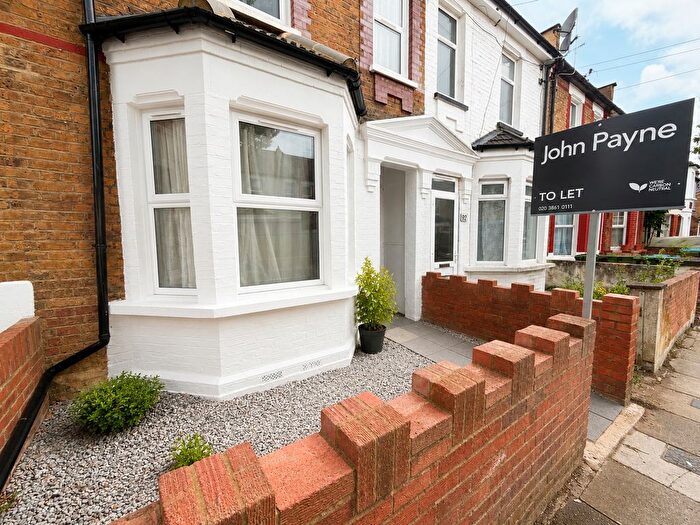 3 Bedroom Flat To Rent In Benares Road, London, SE18