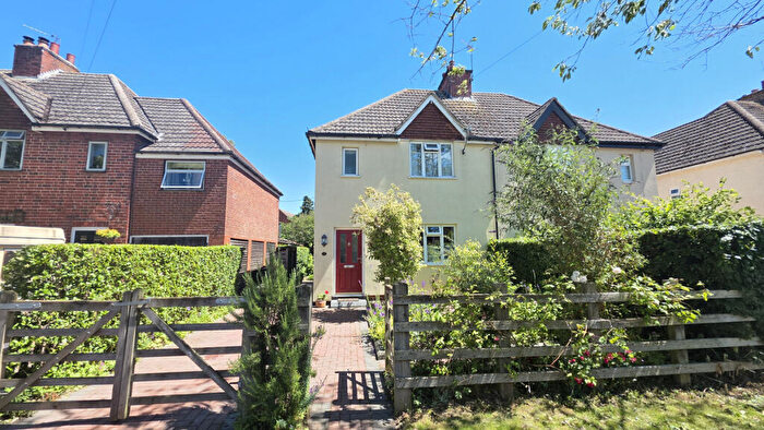 3 Bedroom Semi-Detached House For Sale In Pineham Avenue, Harbury, CV33