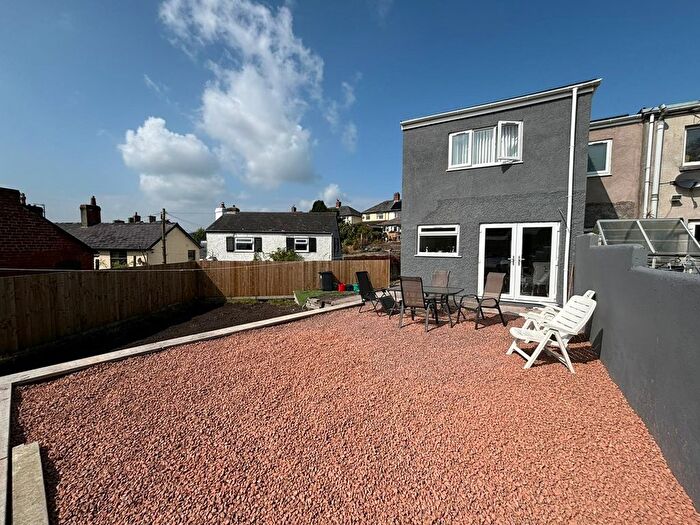 3 Bedroom End Of Terrace House For Sale In Maendu Street, Brecon, LD3